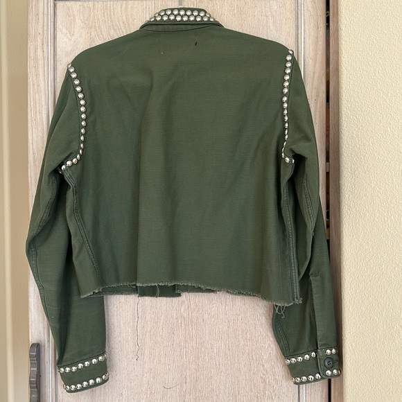 American Vintage Cropped Green Jacket with Silver Studs - Picture 5 of 5